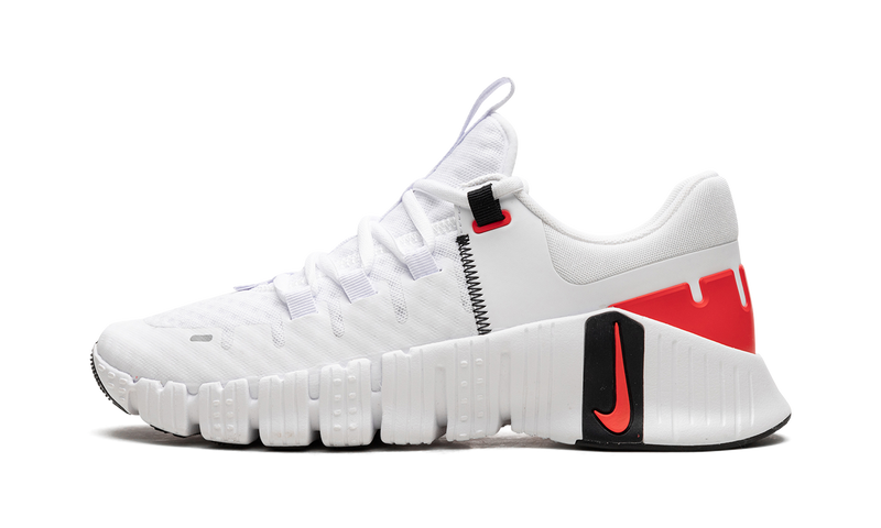 Nike Free Metcon 5 Training Shoe - White/Bright Crimson (DV3949-100)