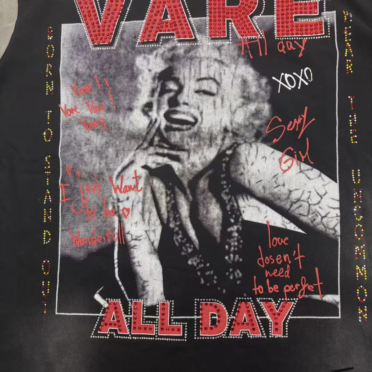 VARE ALL DAY Portrait Graphic Contrast-Sleeve T-Shirt