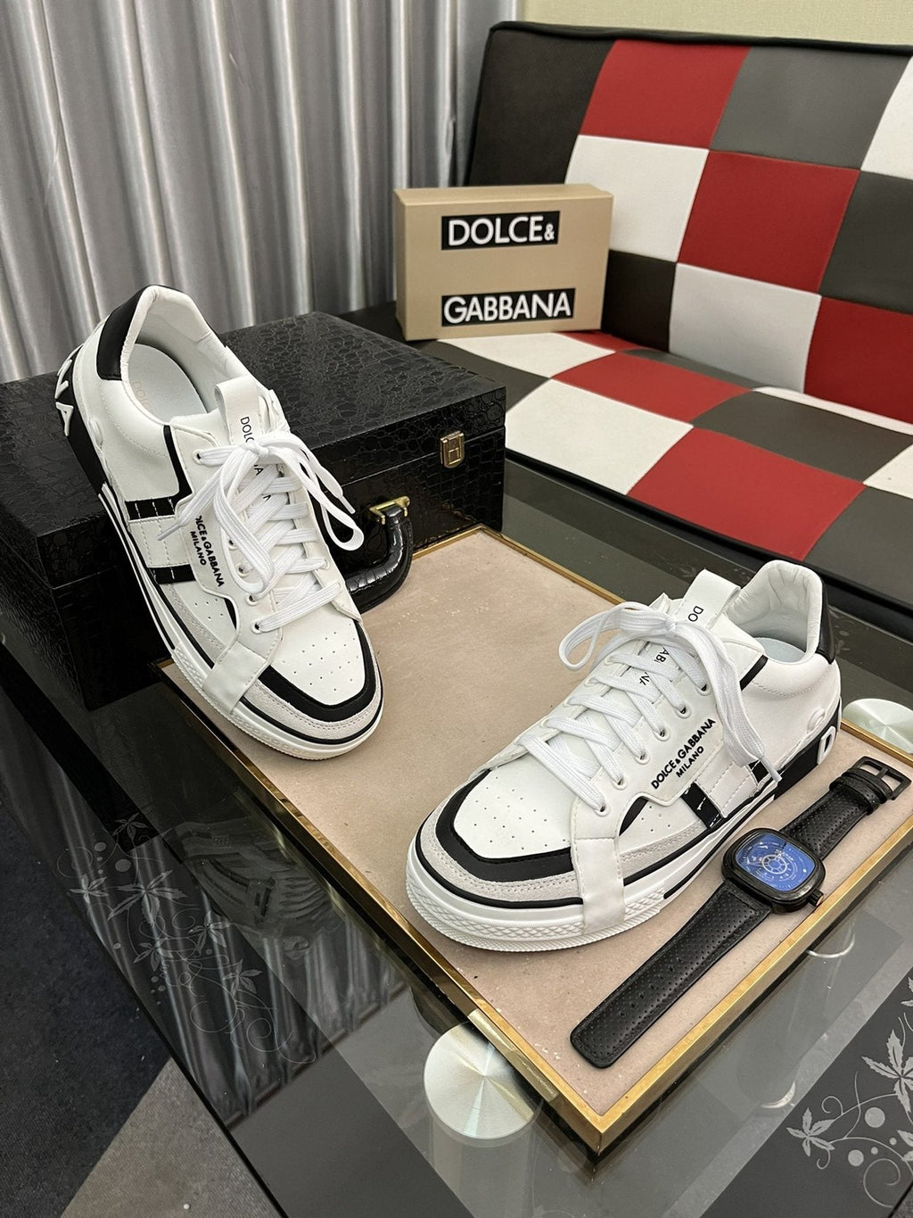 Dolce & Gabbana Contrast-Trim Lace-Up Sneakers